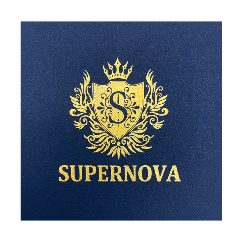 Lasergravierte goldene Geschenkbox aus Kraftpapier