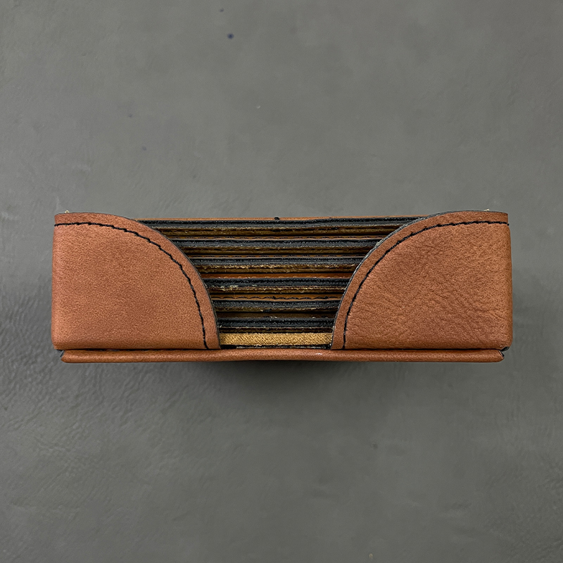 4' x 4' quadratische Kunstlederuntersetzer 4' x 4' quadratische Kunstlederuntersetzer