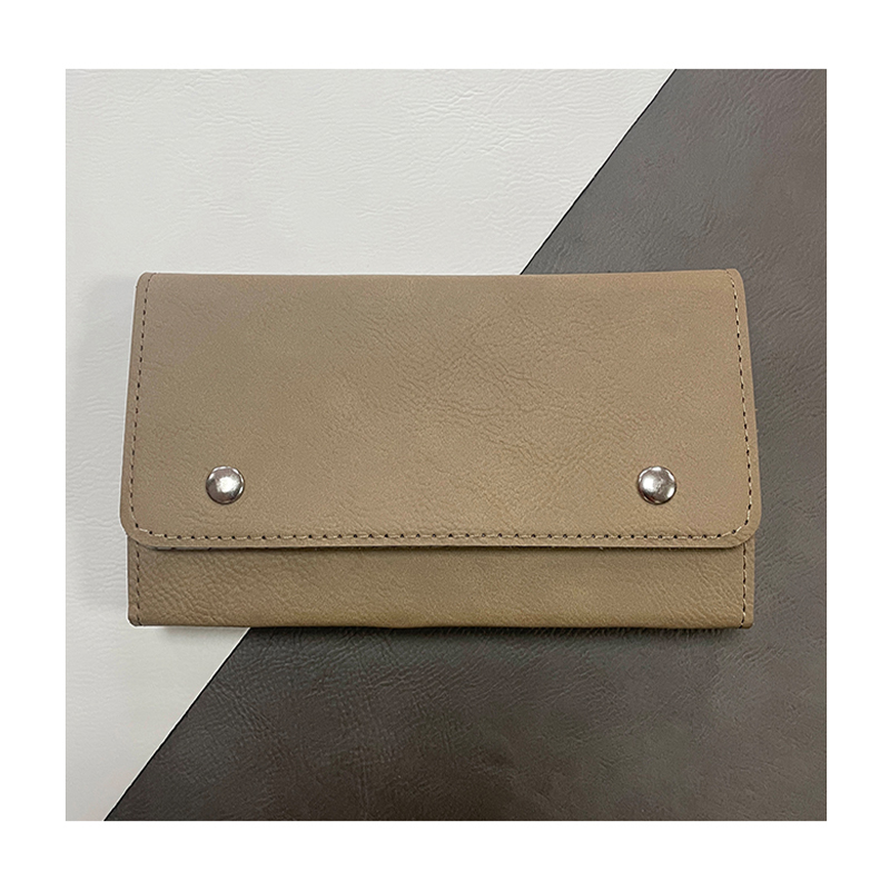 Laserbare Spielkartenbox aus Kunstleder Laserbare Spielkartenbox aus Kunstleder