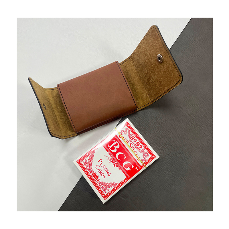 Laserbare Spielkartenbox aus Kunstleder Laserbare Spielkartenbox aus Kunstleder