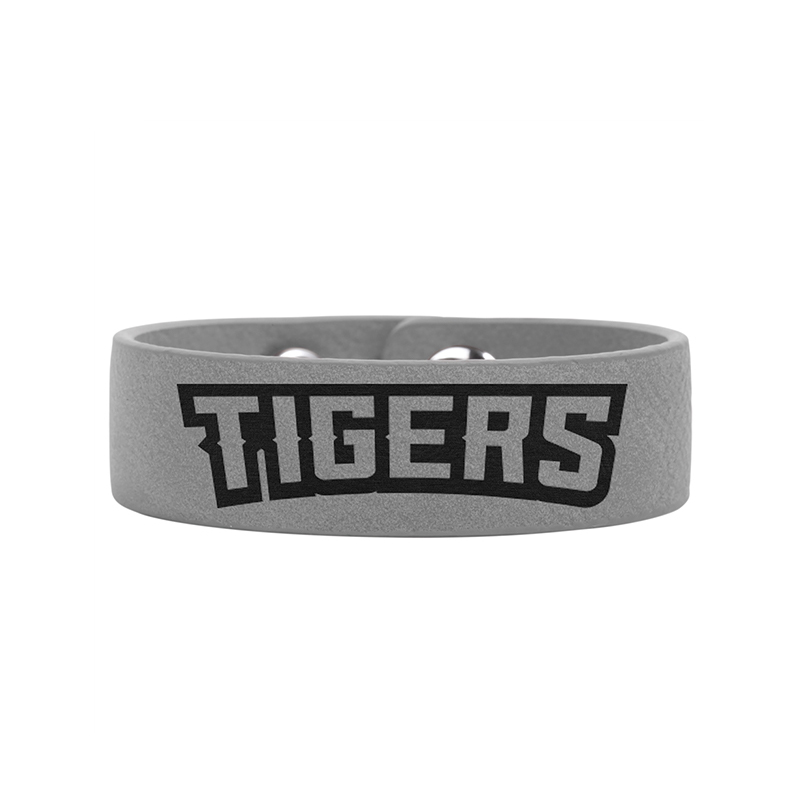 9 1/2' x 1' laserbares Kunstlederarmband 9 1/2' x 1' laserbares Kunstlederarmband