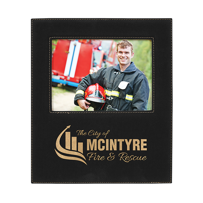 4' x 6' Kunstleder-Fotorahmen mit 4 1/4' x 7 7/8' Gravurbereich 4' x 6' Kunstleder-Fotorahmen mit 4 1/4' x 7 7/8' Gravurbereich