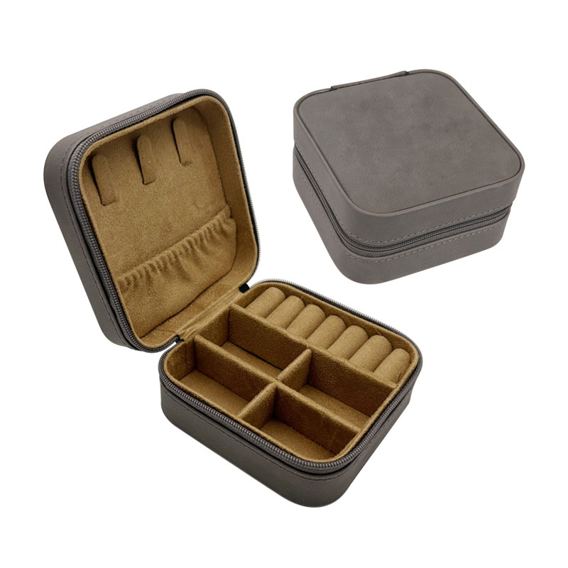 4×4 Laserbare Reiseschmuckbox aus Kunstleder mit hellbraunem Futter 4×4 Laserbare Reiseschmuckbox aus Kunstleder mit hellbraunem Futter