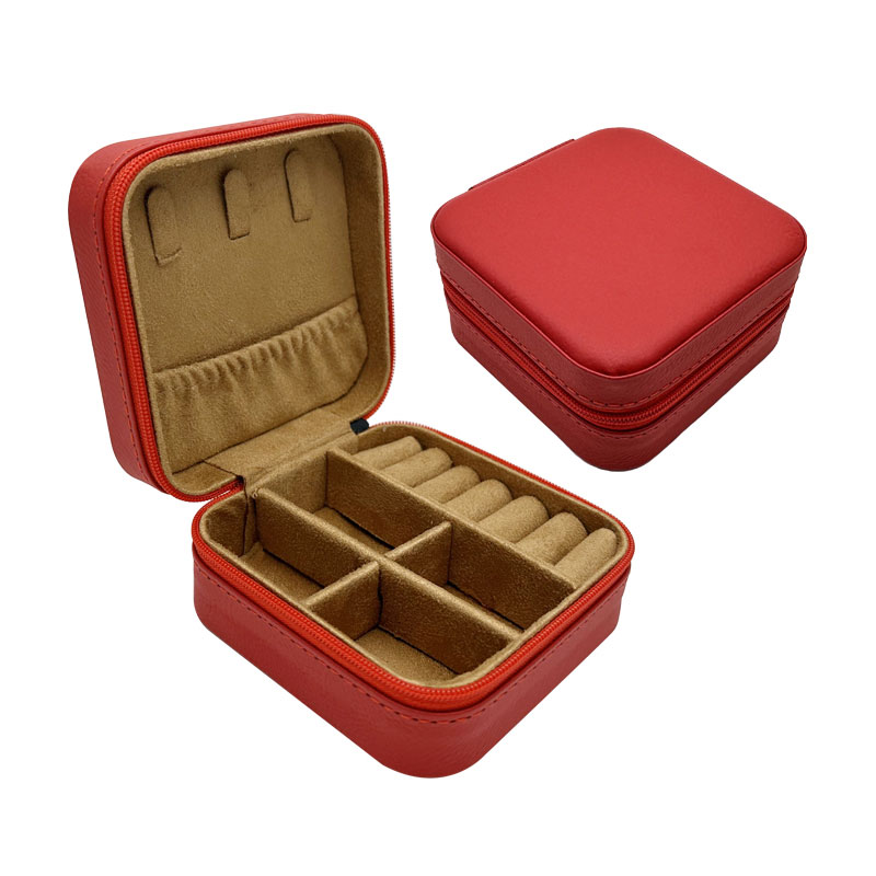 4×4 Laserbare Reiseschmuckbox aus Kunstleder mit schwarzem Futter 4×4 Laserbare Reiseschmuckbox aus Kunstleder mit schwarzem Futter