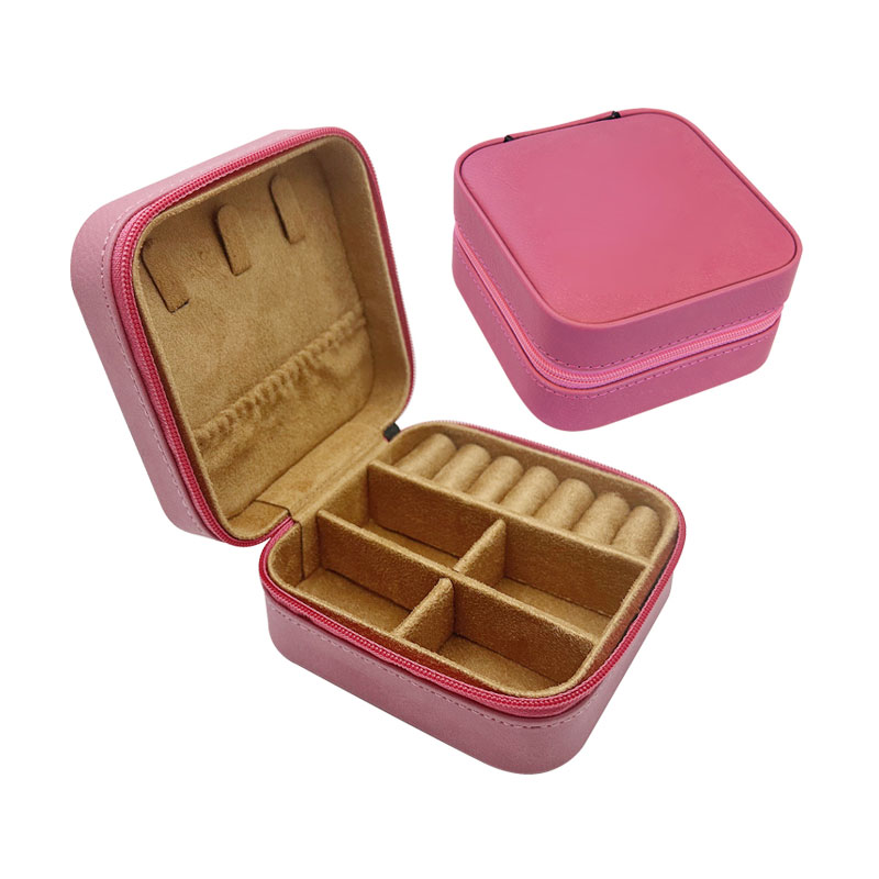 4×4 Laserbare Reiseschmuckbox aus Kunstleder mit schwarzem Futter 4×4 Laserbare Reiseschmuckbox aus Kunstleder mit schwarzem Futter