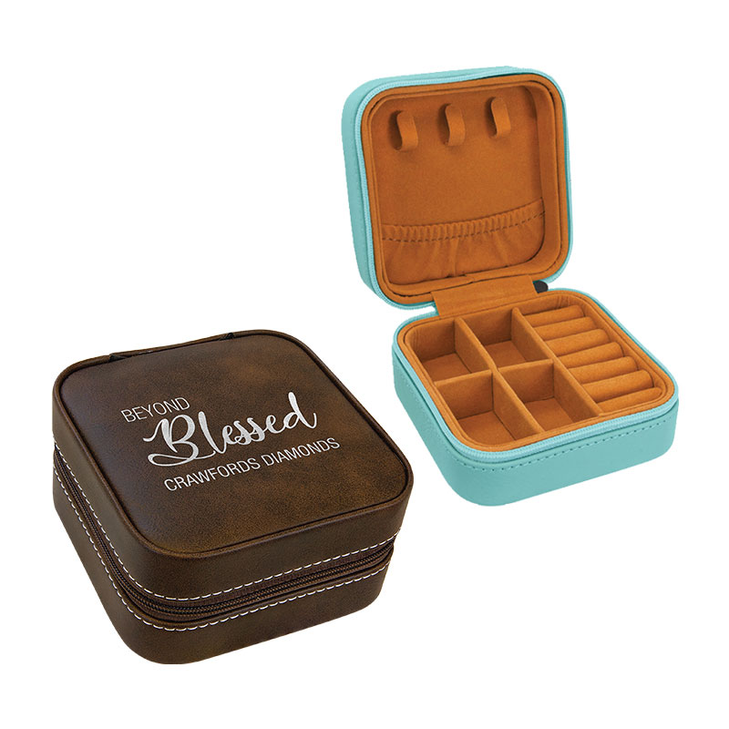 4×4 Laserbare Reiseschmuckbox aus Kunstleder mit hellbraunem Futter 4×4 Laserbare Reiseschmuckbox aus Kunstleder mit hellbraunem Futter