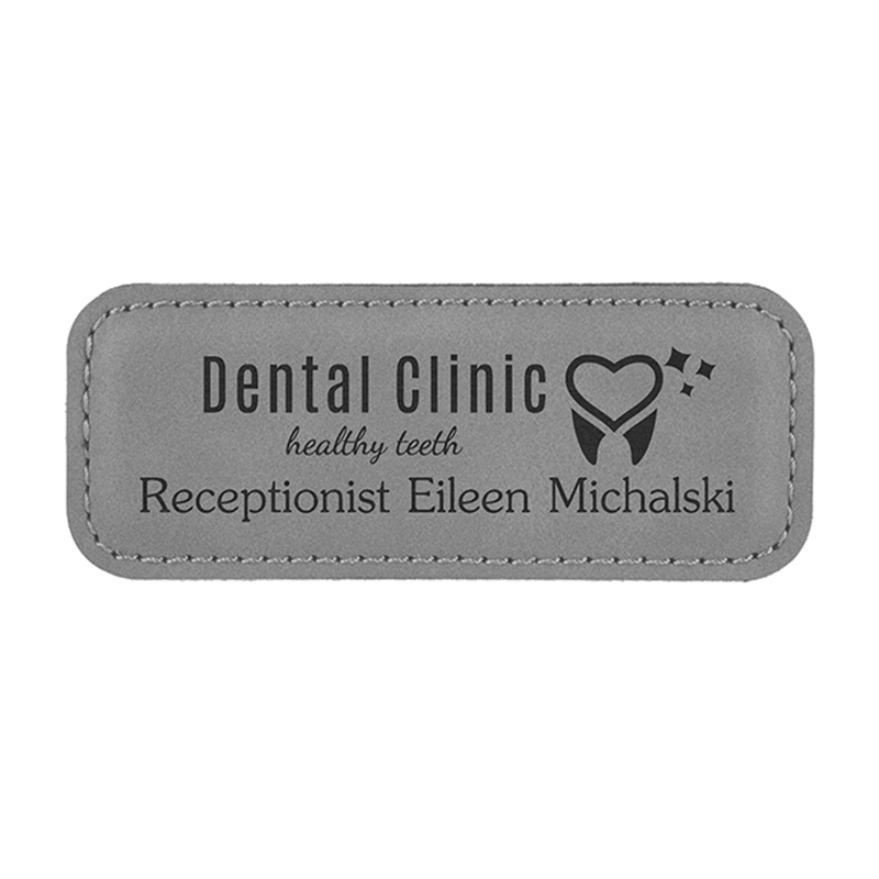 Kleine rechteckige Namensschilder aus Kunstleder Kleine rechteckige Namensschilder aus Kunstleder