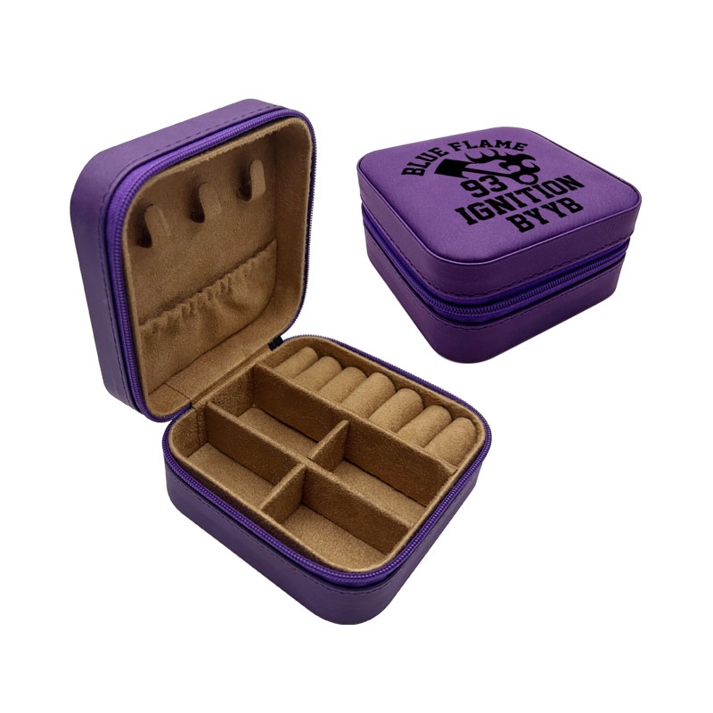 4×4 Laserbare Reiseschmuckbox aus Kunstleder mit hellbraunem Futter 4×4 Laserbare Reiseschmuckbox aus Kunstleder mit hellbraunem Futter